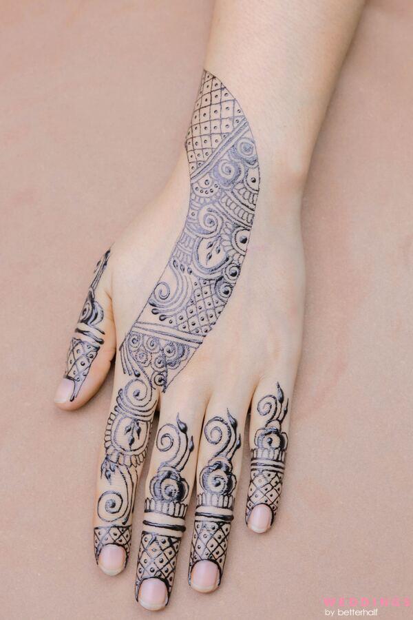 d, Simple Arabic Mehndi Designs in 2023 - Stylish Brand - Medium