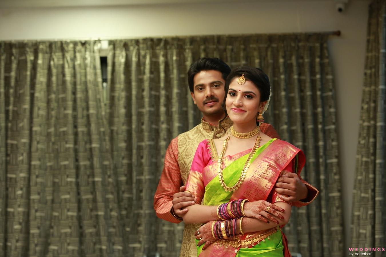 Maharashtrian Young Couple Wearing Wedding Dress In Namaste Pose. 24144107  Vector Art at Vecteezy