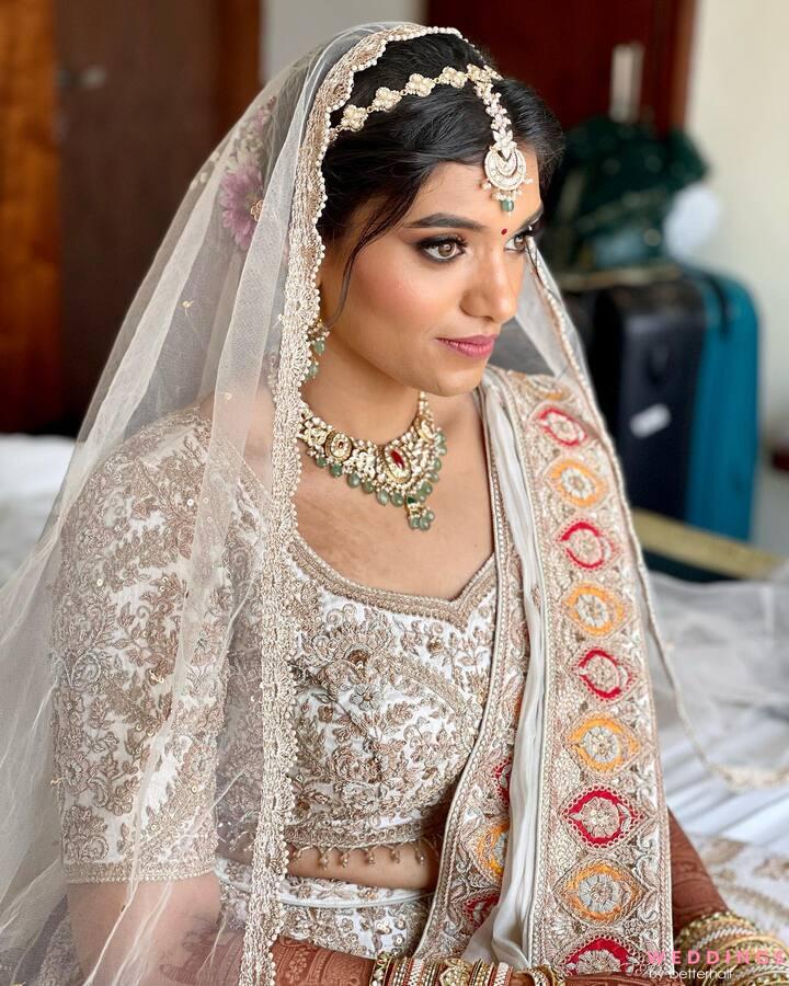 A Dreamy Wedding With The Bride In Unique Bridal Jewellery #shaadiwish  #indian… | Bridal photography poses, Indian wedding photography couples,  Indian wedding poses