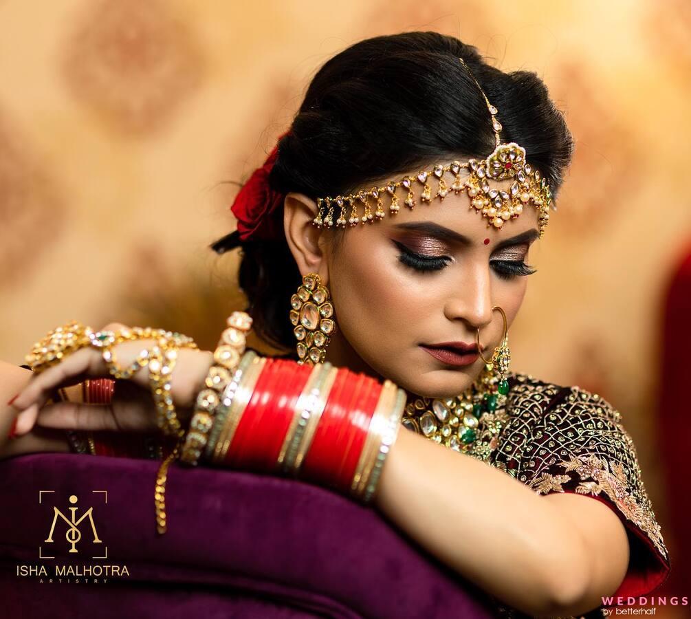 Pin by Sukhpreet Kaur 🌹💗💞💖💟🌹 on Bride | Indian bride photography poses,  Indian wedding photography poses, Indian wedding poses