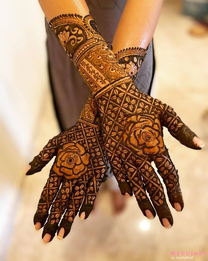 Mehndi/Henna Artist Hyderabad | A couple of roses are enough to enhance the  beauty of your hands... follow for amazing floral designs  @mina_mehndiartist | Instagram