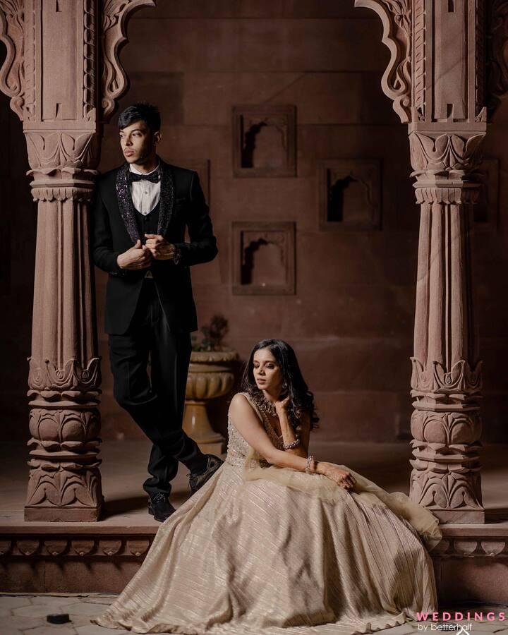 ❤️ 7 COUPLE POSES: FORMAL SHOOT VERSION | Gallery posted by ELIZABETH ZANNA  | Lemon8