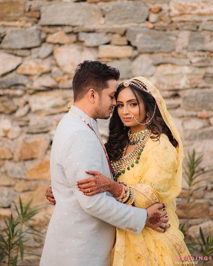 Pin by Heer 😘 on Couples | Punjabi couple, Couple photoshoot poses, Wedding  couple poses