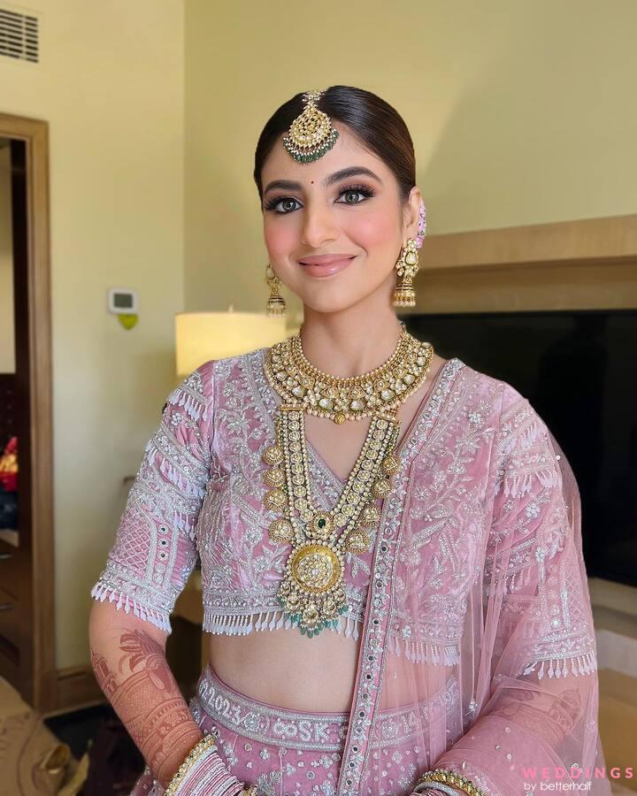 Bridal Looks '23 MUA: @aboutfacebyshubhreetsidhu Outfit:  @nimratmandersekhonlabel Jewellery: @royalcreations_rc To inquire about  the… | Instagram