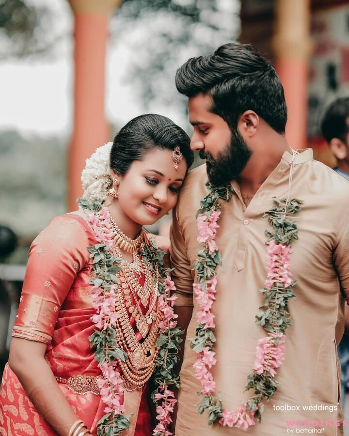 11,400+ Indian Wedding Couple Stock Photos, Pictures & Royalty-Free Images  - iStock | South indian wedding couple