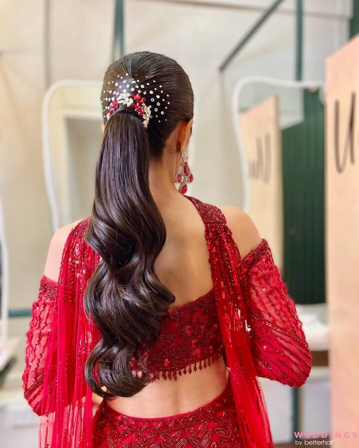 Ojas Rajani Celebrity Makeup Artist N Hairstylist - Red is the colour of  love. @Navirandhawa07 our Indian bride looks mesmerising in her red lehenga  choli. Flawlessly done eye with black kajal and