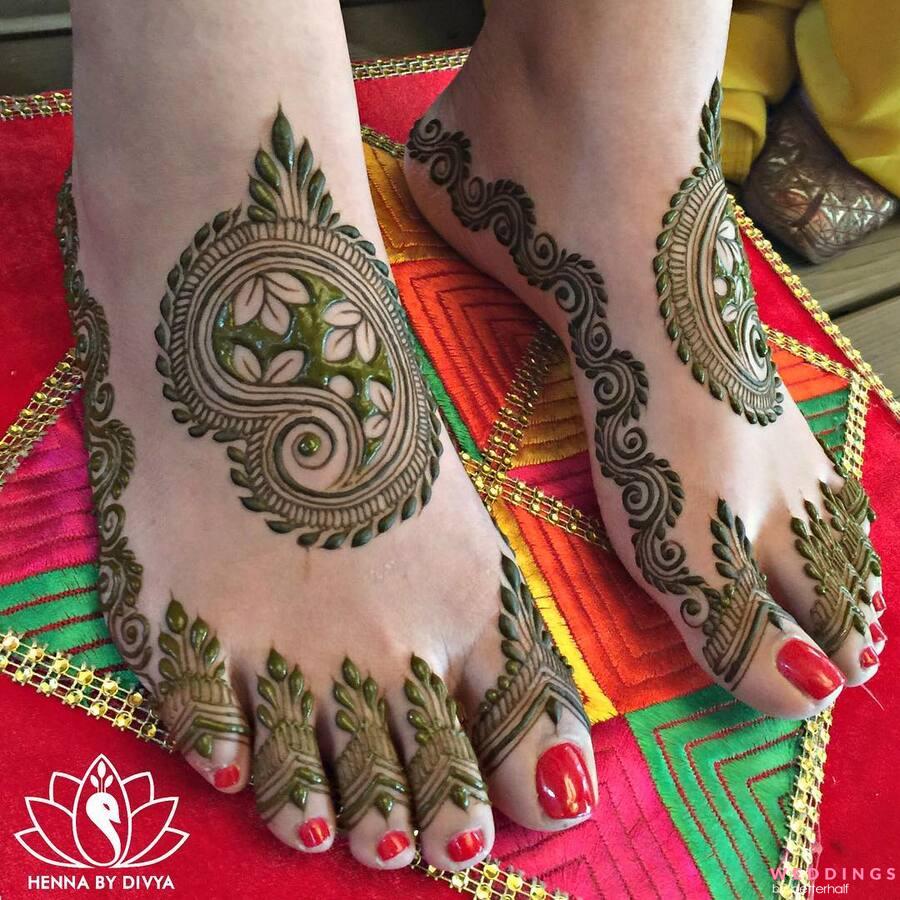 604 Mehndi by Farhath - Bridal feet mehndi .😍 ______ ______ Mehndi Designs  by '604 Mehndi by Farhath', Professional Bridal Mehndi artist BC, Canada.  ______ ______ Email: info@604mehndi.com ______ ______ #604mehndi #farhath #