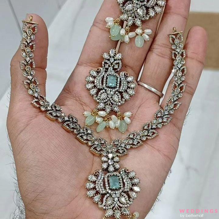 Emerald Kiara Bridal Jewellery Set – Bling Bag