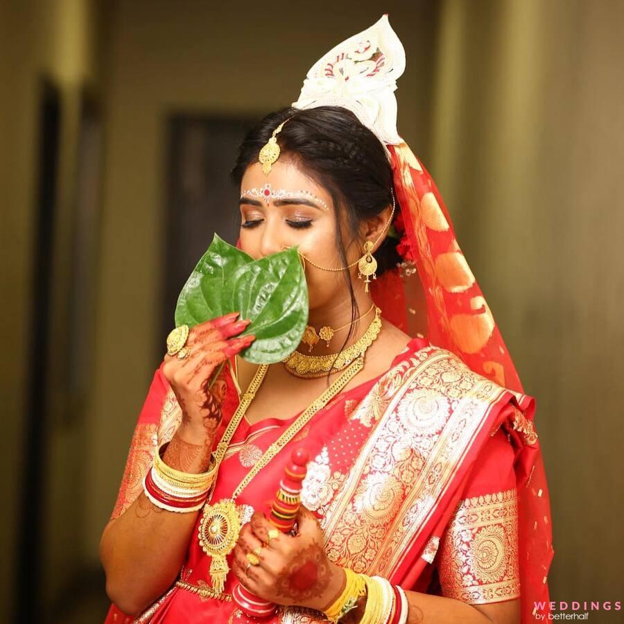 The Wedding Canvas (@twc2014india) • Instagram photos and videos | Indian  wedding couple photography, Bengali bridal makeup, Bride photoshoot