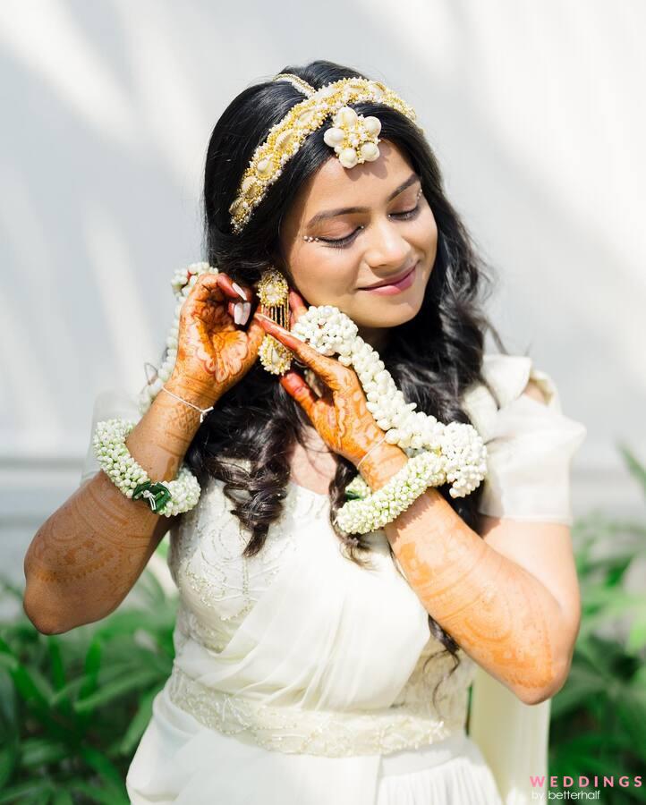 keralabride #bridalmakeup #bridalshower #swag #keralaweddingstyles  #brideandgroom #bridesbouquet #keralawedding #southindianbride  #bridesofindia #weddin… | Yessica