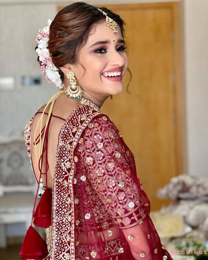 What should the hairstyle be when wearing lengha? - Quora