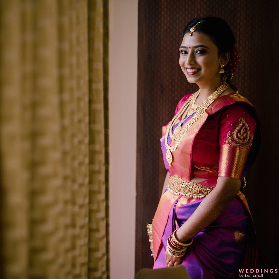 Mrunal Thakur impresses in a purple chanderi saree at a jewellery opening!