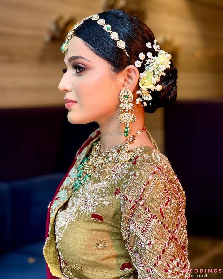 A timless beauty 💋 • • • #indianoutfits #makeup #hairstyle #fyp #bride  #southasian #indianoutfits #indianjewels #southasianjewelry… | Instagram