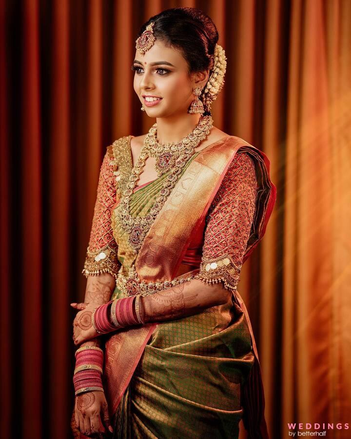 40+ Spectacular Banarasi Blouse Designs for Bengali Brides