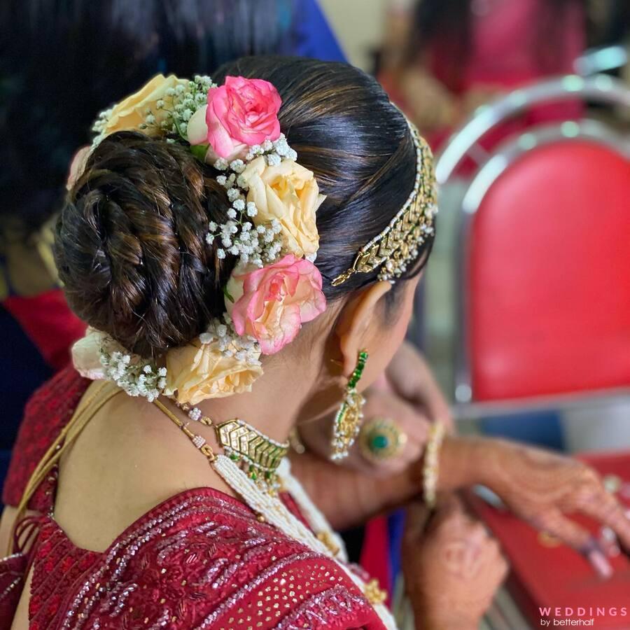 resplendent bun hairstyle for bridal | easy hairstyle with maang tikka |  hairstyle at home - YouTube