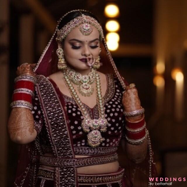 Sabyasachi Lehenga in maroon & Prettiest Traditional Wedding Jewelry |  Traditional wedding jewellery, Bridal lehenga collection, Traditional  wedding