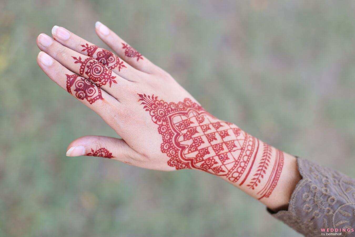 Top 90+ Mehndi Designs For Hands | WeddingBazaar