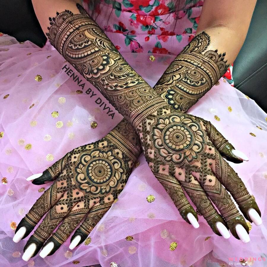 Bridal back hand design | Mehndi designs for hands, Stylish mehndi designs,  Latest bridal mehndi designs