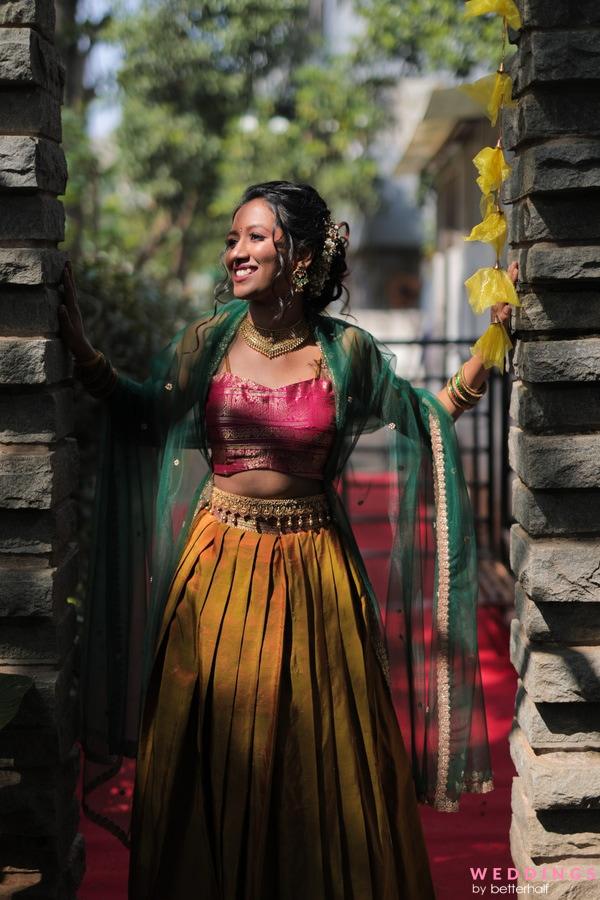 Pin by AlmeenaYadhav on Klicks️ | Indian bride photography poses, Indian bride  poses, South indian bride