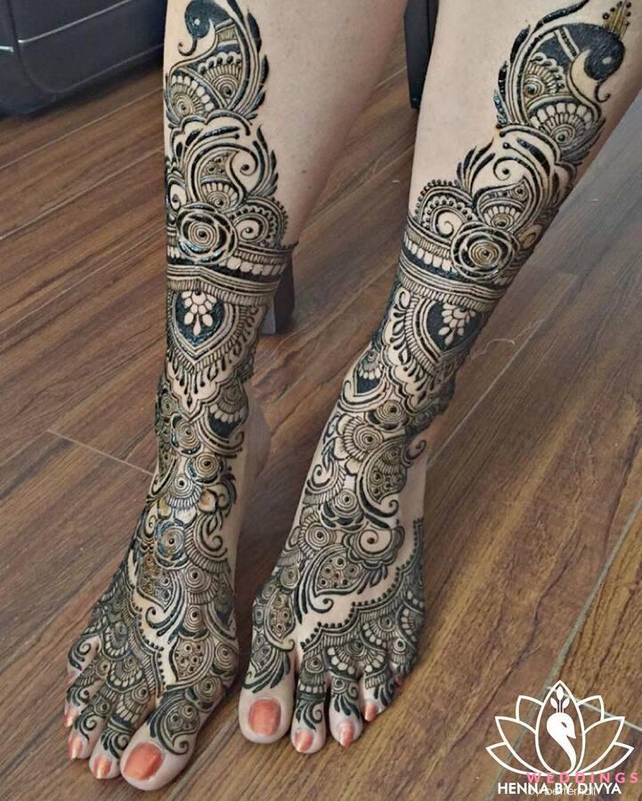 Brides-to-be, have you chosen bridal mehandi designs for your legs yet? |  VOGUE India | Vogue India