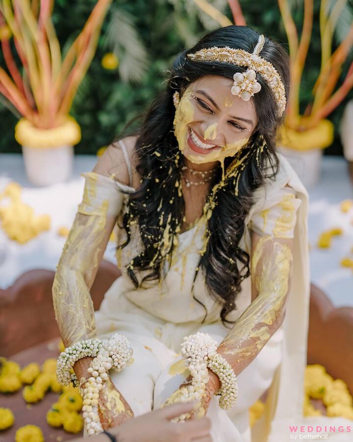 Best Hairstyle For A Wedding, Mehndi And Haldi With Floral - Tikli