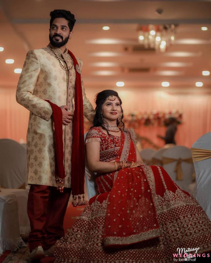 Red Veds: Best Indian Wedding Couple Poses | Check It Now