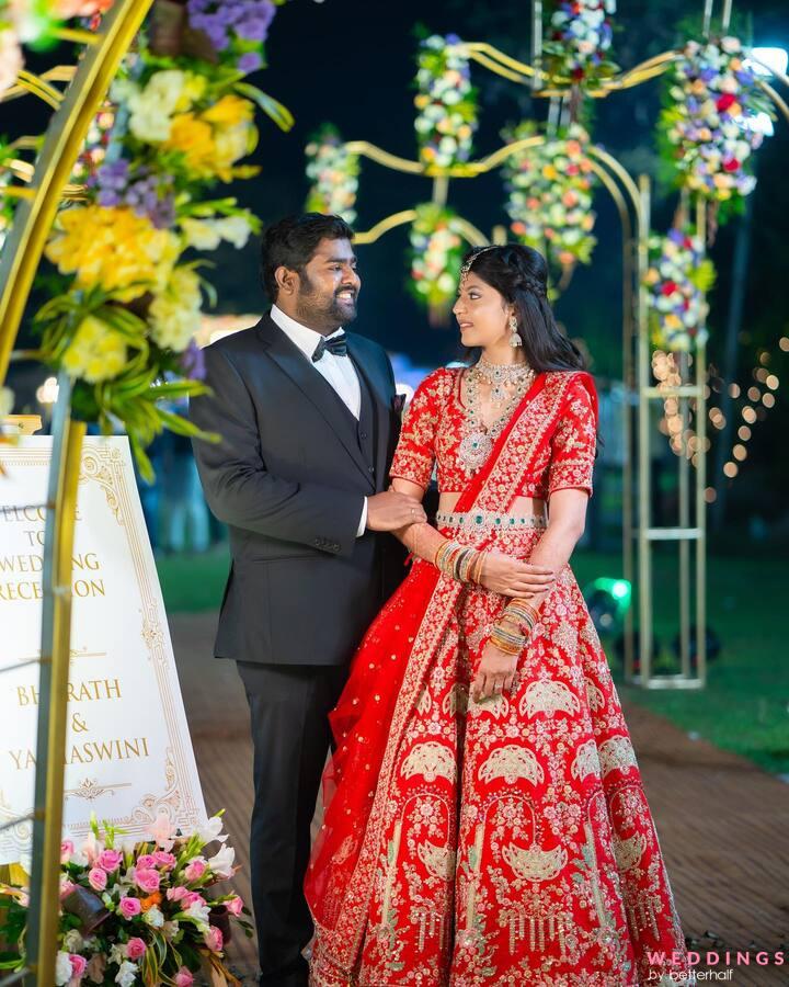Love Story Shot - Bride and Groom in a Nice Outfits. Best Locations  WeddingNet… | Indian wedding poses, Kerala wedding photography, Indian wedding  photography poses