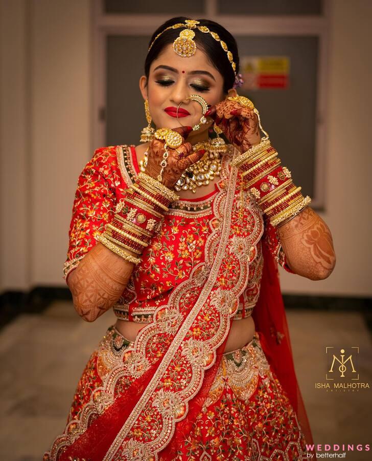 Beautiful Non Bengali Bride Red Lehenga Choli Gorgeous Looking Makeup Stock  Photo by ©aarnabdas01@gmail.com 563712094