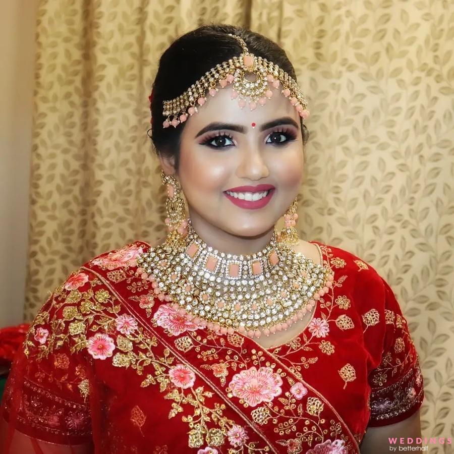 Premium Photo | Beautiful indian bride in red lehenga