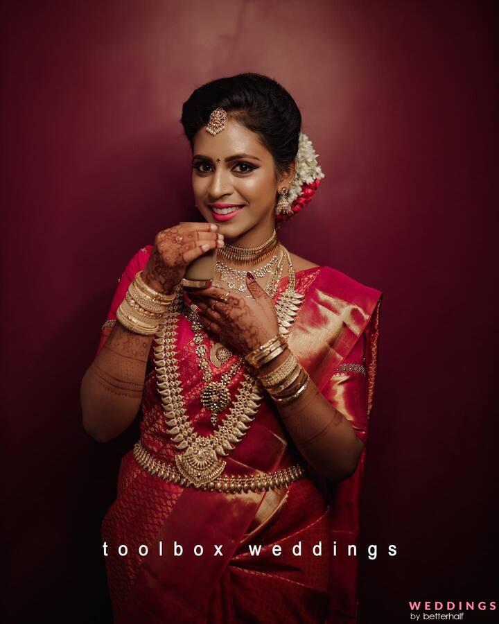 Master the art of bridal lehenga poses! Deepika Padukone, Kiara Advani &  Alia Bhatt's show how