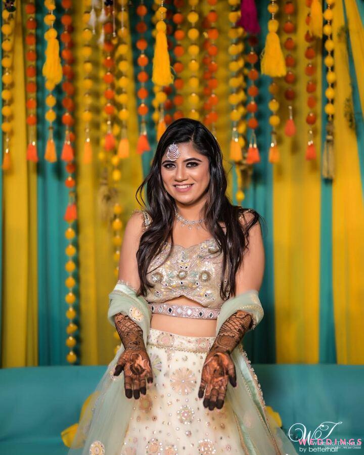 Bridal back hands❤️ Inframe @sonal_karne Mehendi @pallavi_mehendi0204  @sushma_mehendi03 #likeforlikes #follow #mehendi #wedding #mehndi… |  Instagram