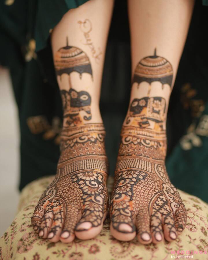 Beautiful Female Hands with Henna Tattoo Stock Photo - Image of body,  celebration: 282308810