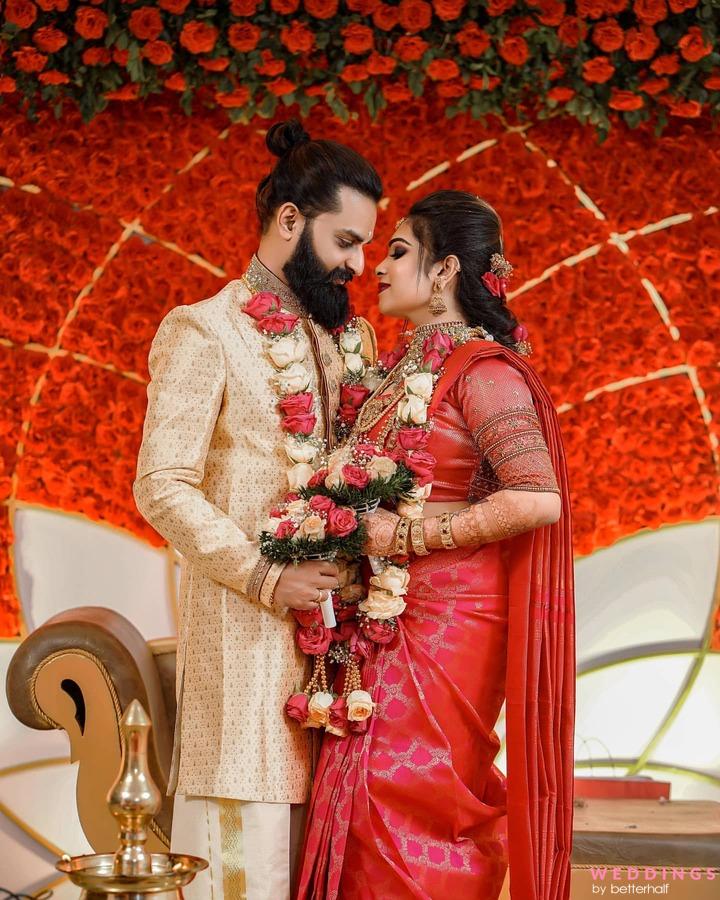 Marathi wedding , Peshwai look , Nauvari Saree | Couple wedding dress,  Indian bride photography poses, Wedding couple poses photography