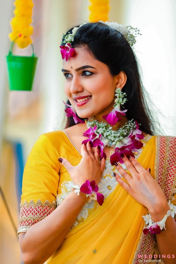 Beautiful Indian bride in traditional wedding dress and posing, Stock  Photo, Picture And Royalty Free Image. Pic. PNT-PIRF-20121217-JH2272 |  agefotostock