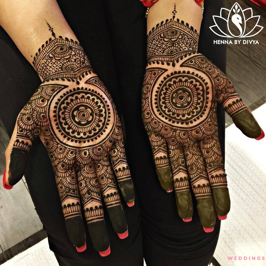 25+ Fresh & Stunning Foot Mehndi Designs for the Modern Brides |  WeddingBazaar