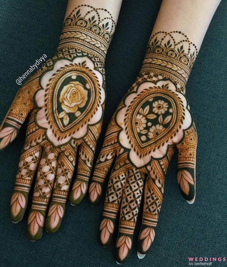 Floral mehndi design hi-res stock photography and images - Alamy