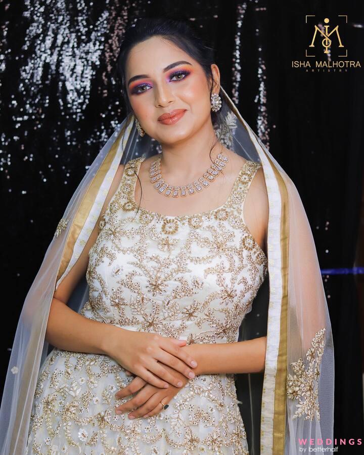 Decoding Alanna Panday's white embellished bridal lehenga look with diamond  jewellery | Zoom TV