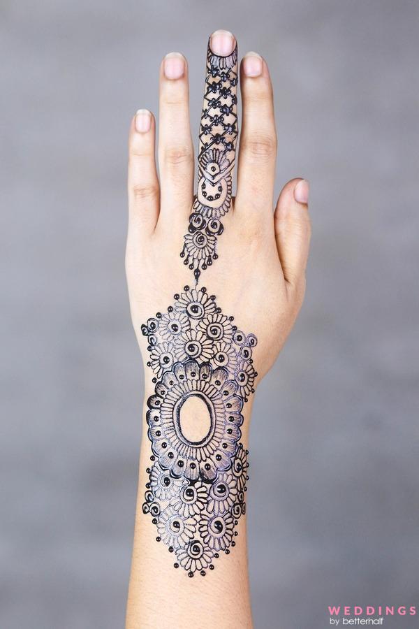 Some Of The Most Beautiful Yet Simple Arabic Mehndi Designs | by  fashionterest | Medium