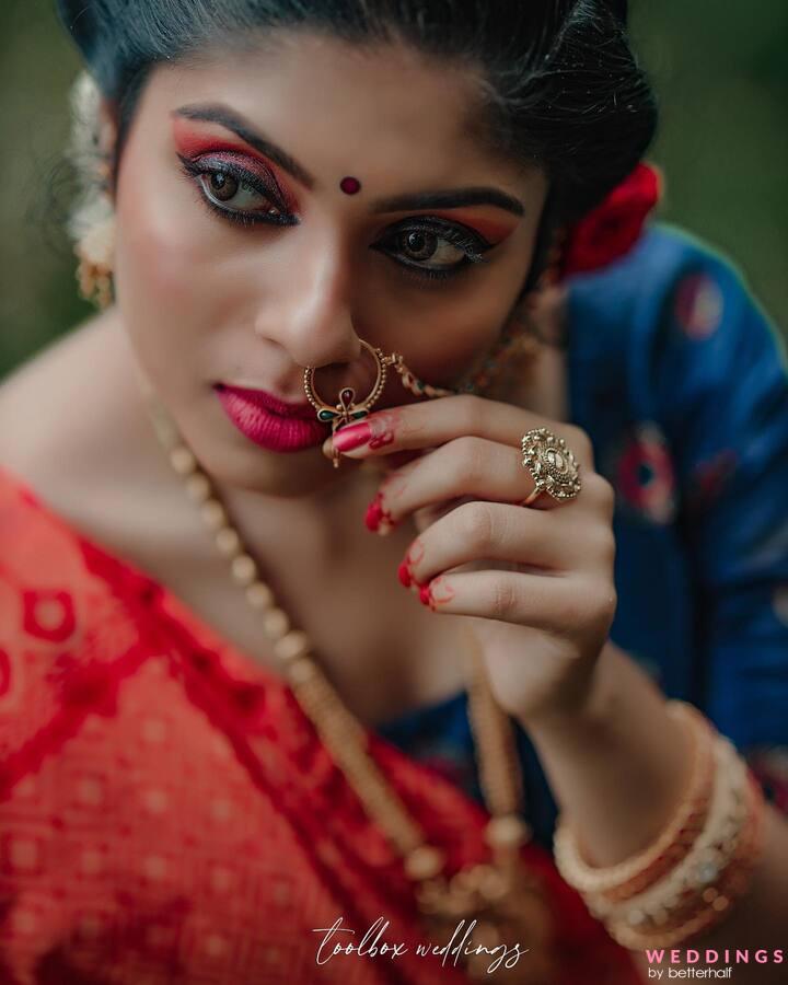 Premium Photo | Young attractive woman, dressed in traditional indian red  shawl (dupatta) and hand-made 