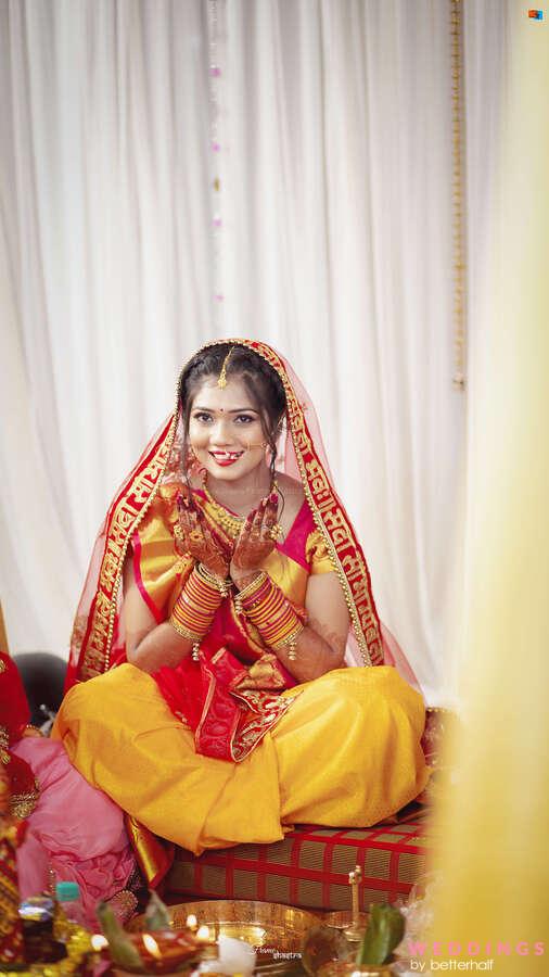 Royalty at it's best!!💯 ❤️Real elegance ❤️ Bengali Bridal Look | Indian  bride makeup, Indian bride poses, Bengali wedding