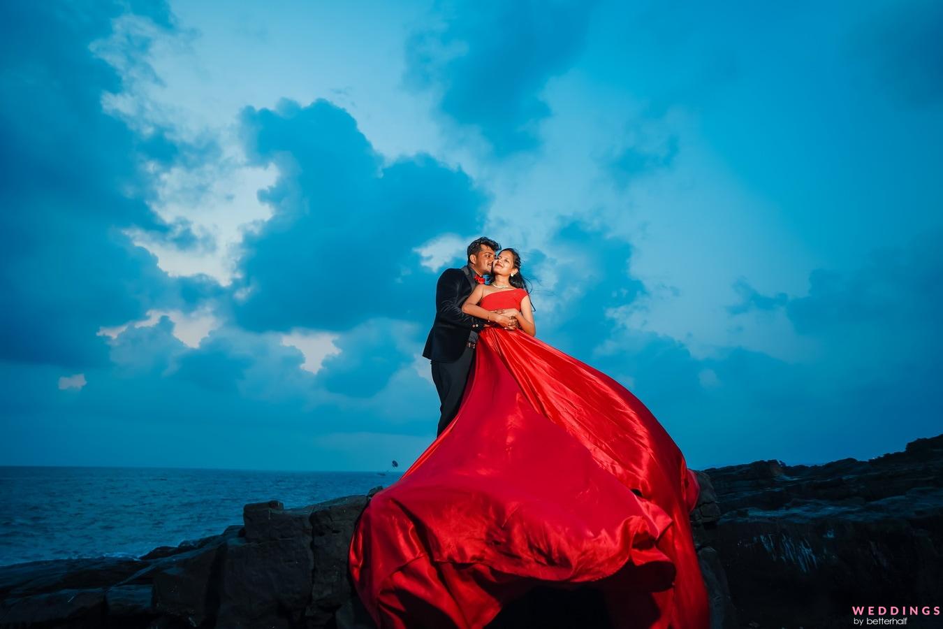 10 Creative Picture Poses For The Stylish Wedding Couple