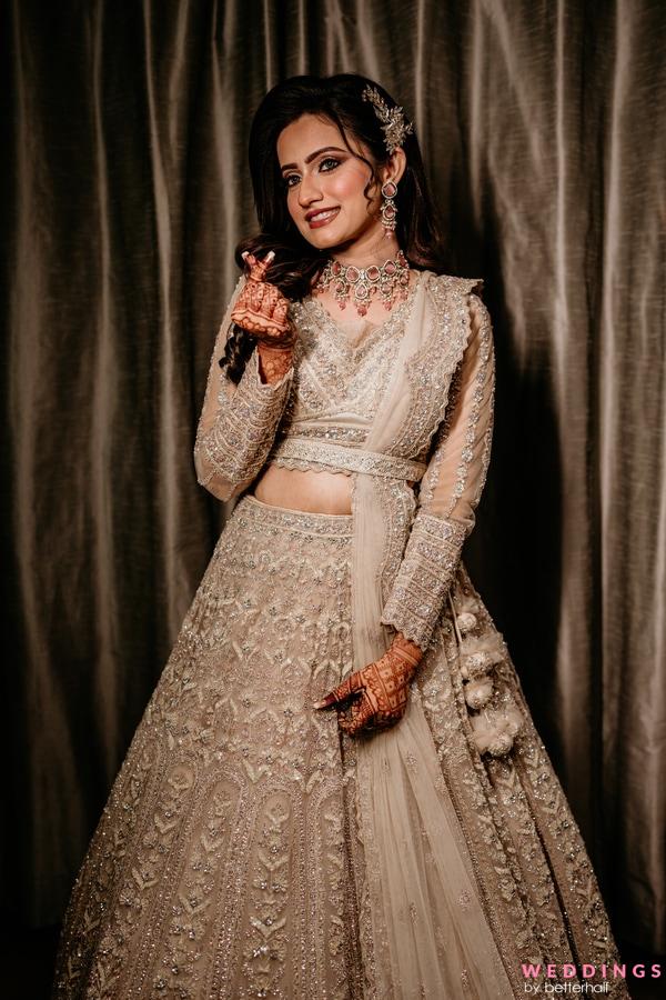 35 Punjabi Bridal Lehenga Styles that You Would Want to Steal! -  LooksGud.com | Indian bridal outfits, Indian bridal fashion, Bridal wedding  dresses