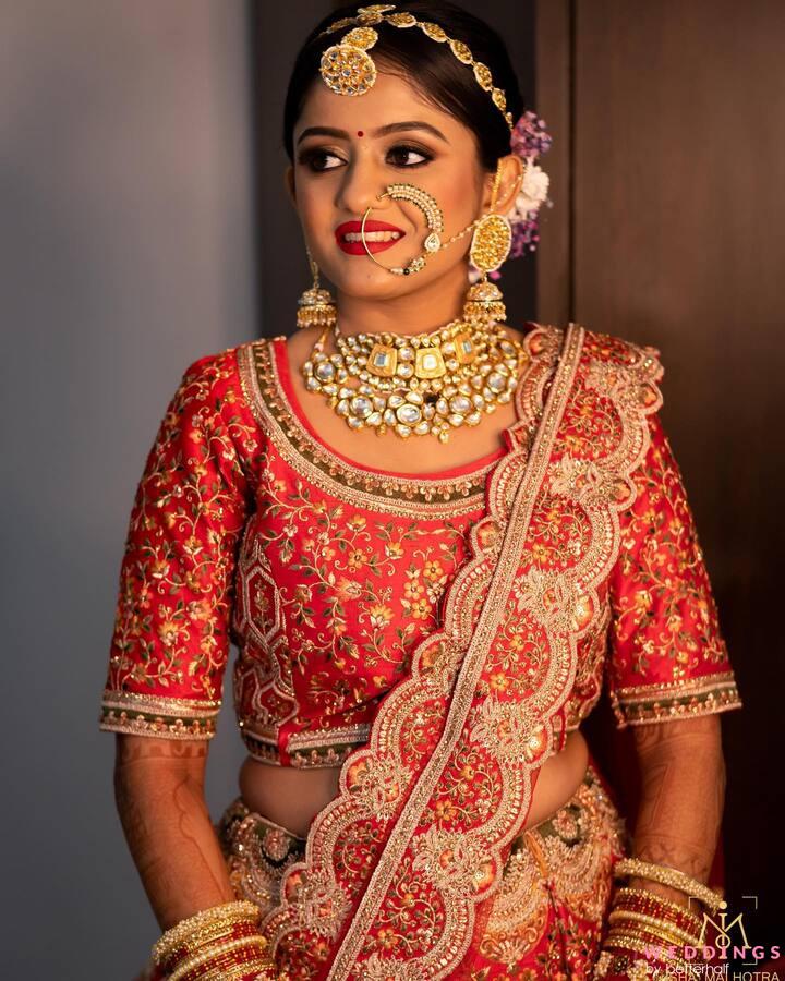 Portrait of Very Beautiful Indian Bride in Red Lehenga Showing Navel. Non  Bengali Bridal Portrait Stock Photo - Image of adult, beautiful: 238401468