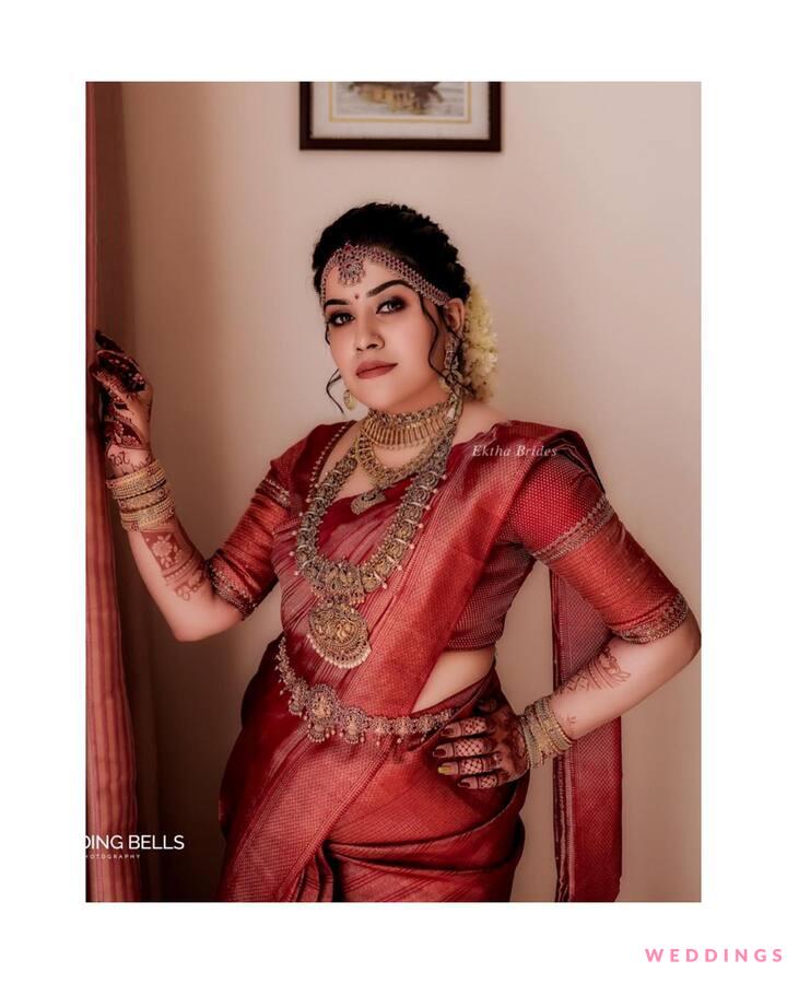 a beautiful happy south indian bride wearing red saree generative AI  29642717 Stock Photo at Vecteezy