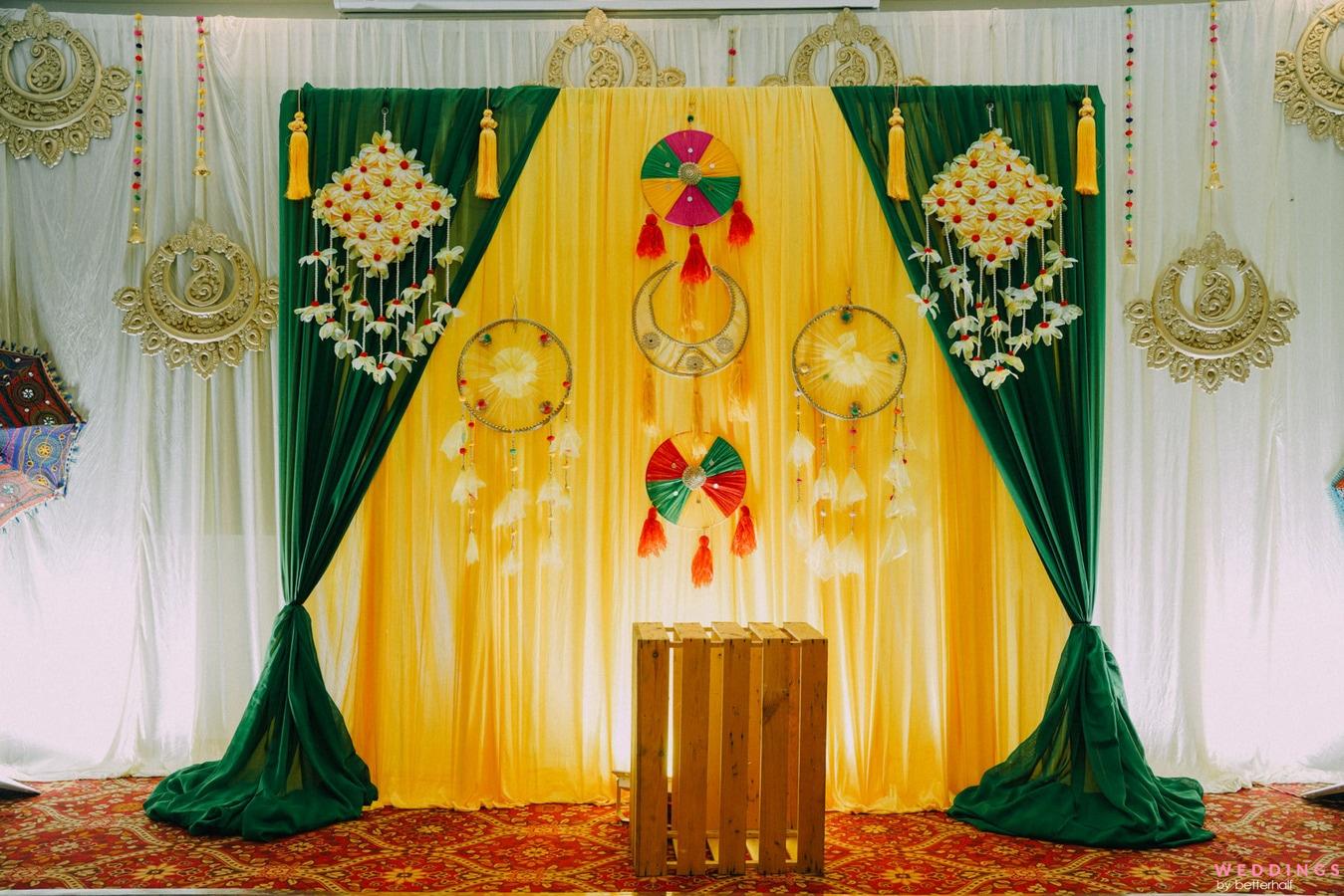 ✨🌺 simple mehndi stage 🌺✨. #decor #mehnd #mehndistage #setup #party ... |  TikTok