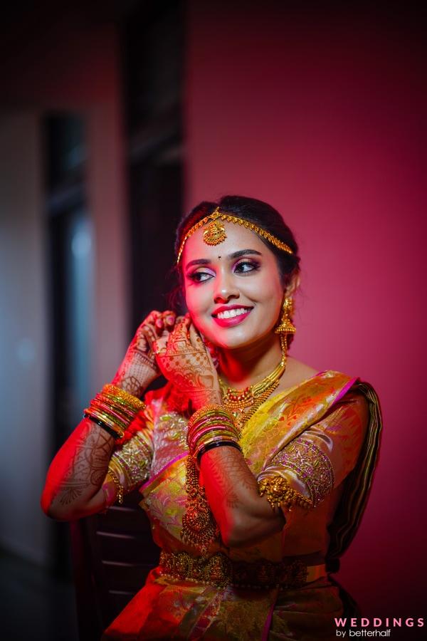 Pretty red silksaree with contrast green blouse | Photo Gallery -  www.Wedandbeyond.com | Indian bride photography poses, Marriage poses,  Indian wedding bride