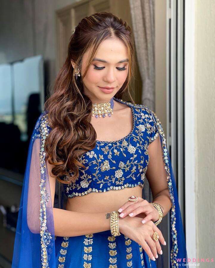 Pretty Mumbai Wedding With A Bride In An Unconventional Blue Lehenga! |  WedMeGood