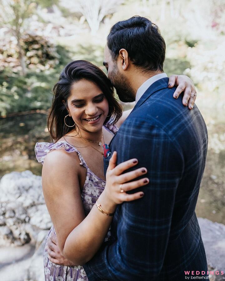 17 Couple Poses You Should Try for a Natural Prewedding Photoshoot