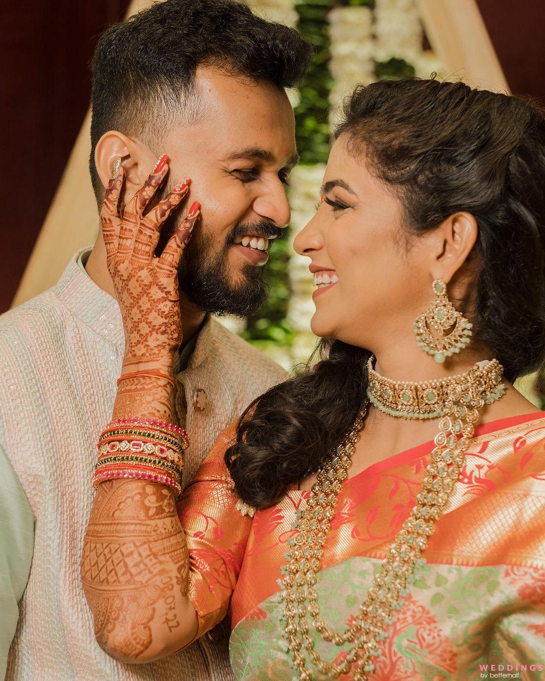 Can't Stop Smiling Looking At These Adorable South Indian Couple Shots! |  Indian wedding garland, Indian wedding couple, Indian wedding photography