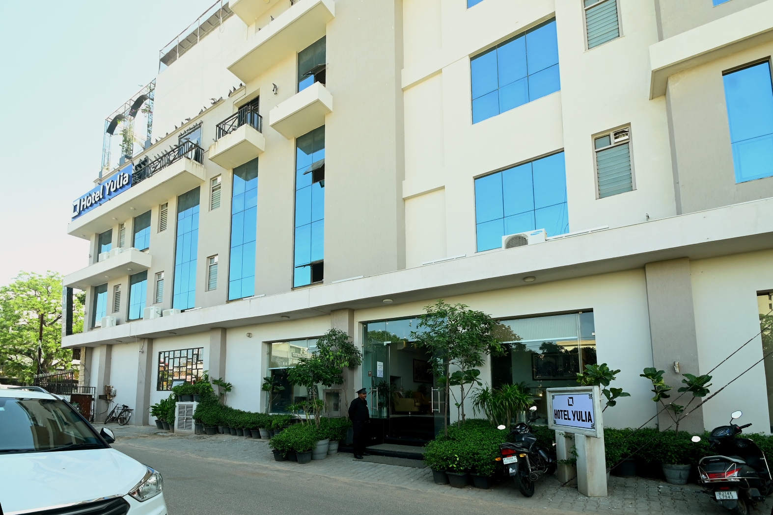 hotel yulia jaipur contact number